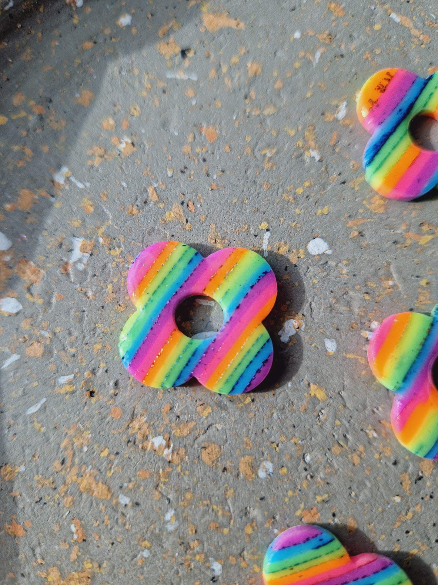 Pampilles Rainbow 🌈 (sans créoles) finition brillante.