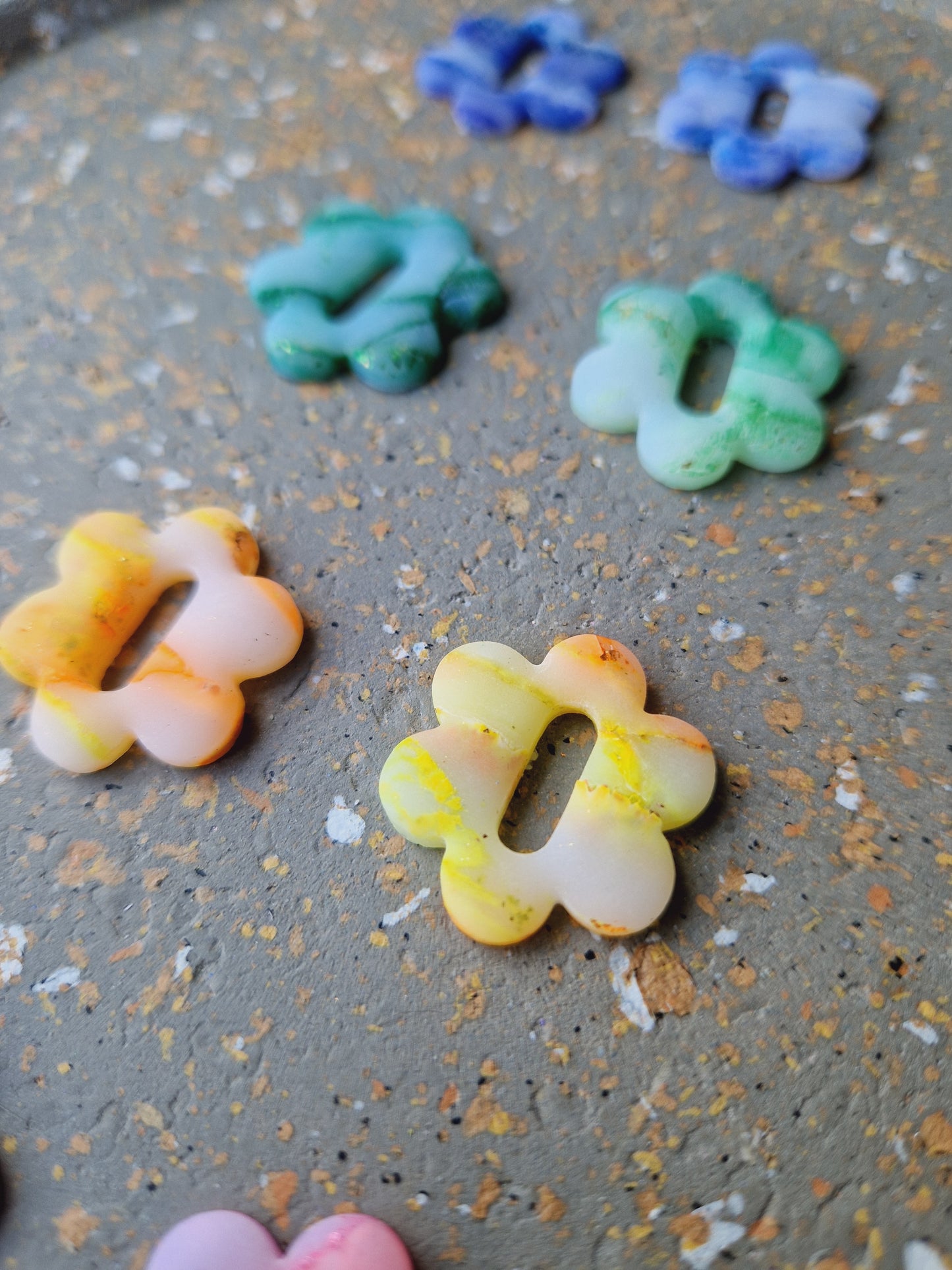 Pampilles "effet marbré" mates (sans créoles) 💙💚🧡🩷.