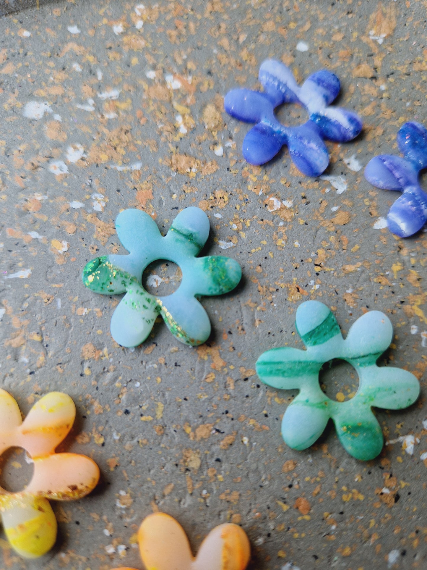 Pampilles "effet marbré" mates (sans créoles) 💙💚🧡🩷.