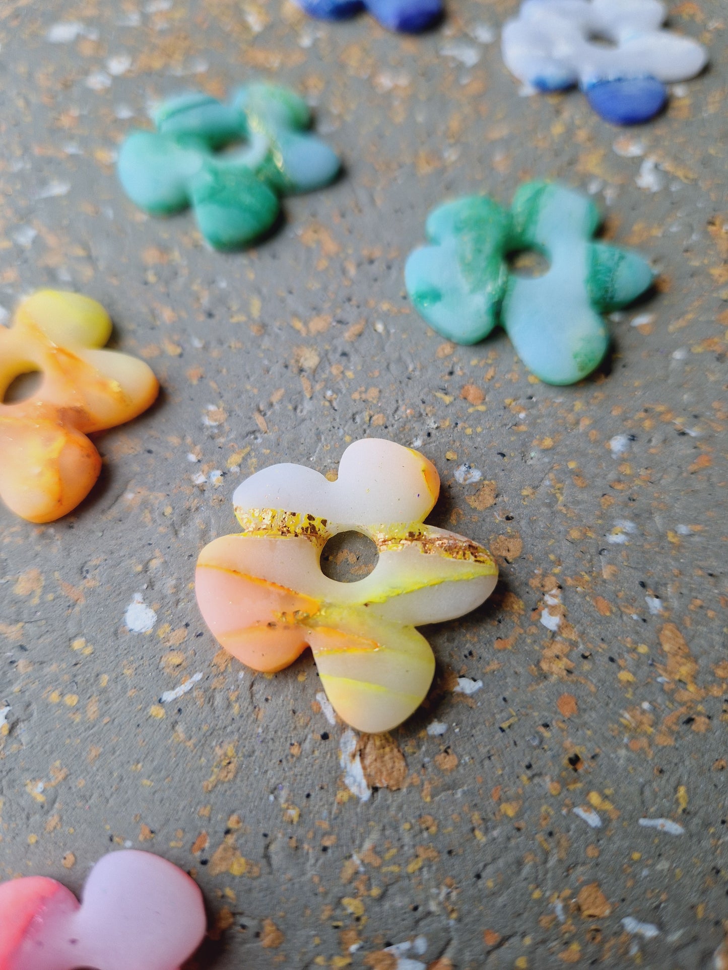 Pampilles "effet marbré" mates (sans créoles) 💙💚🧡🩷.