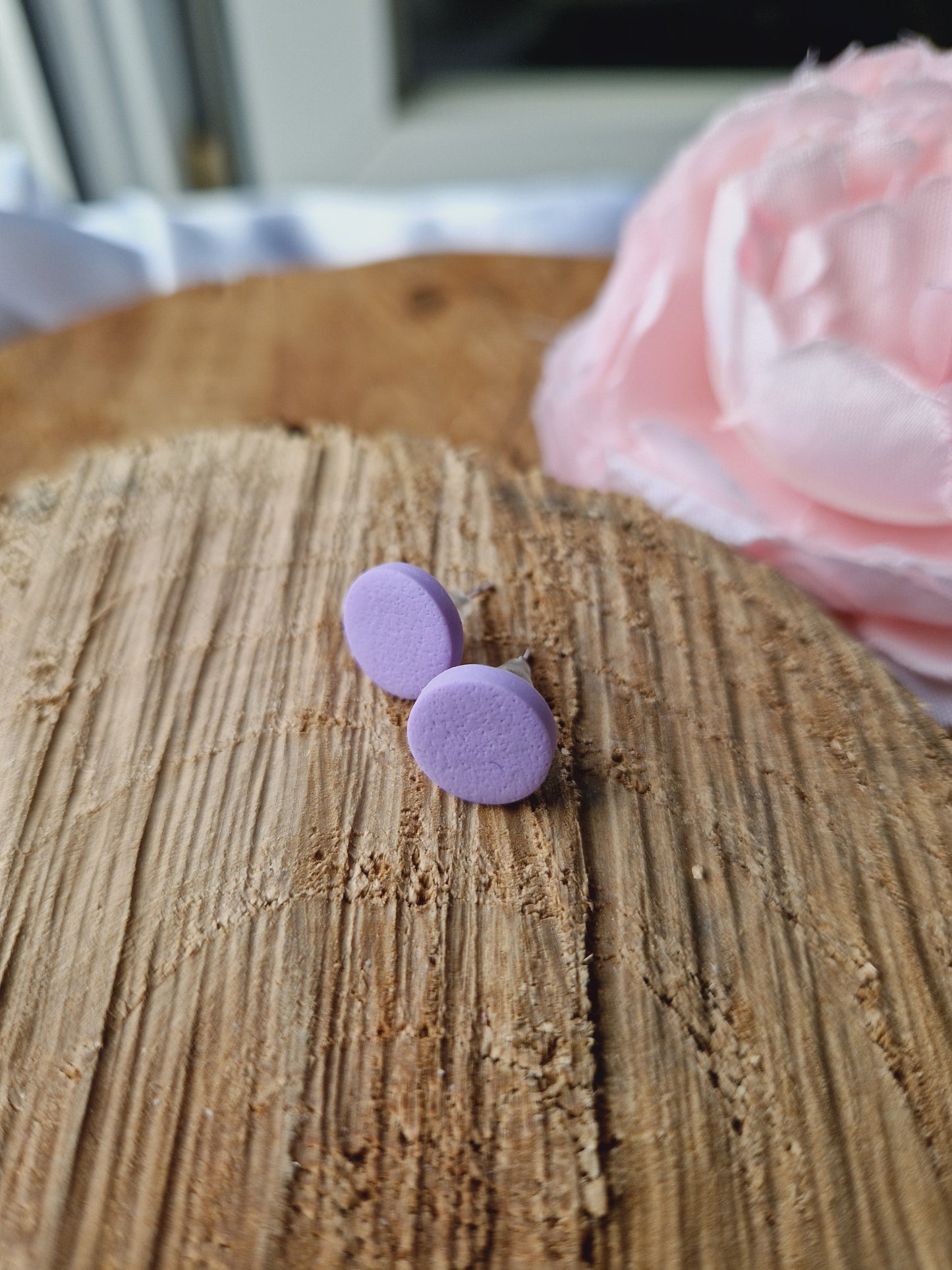 Minies puces rondes lilas.