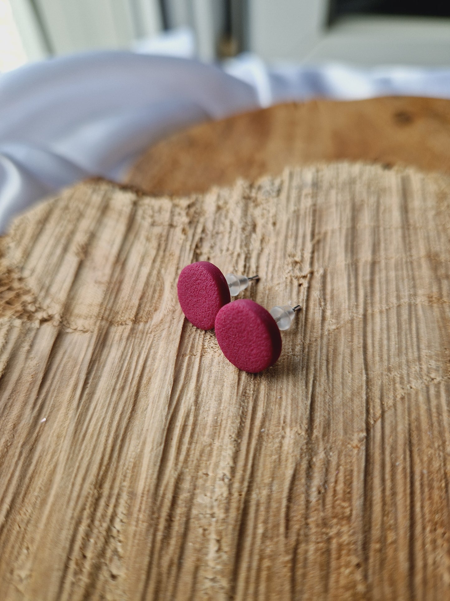 Minies puces rondes bordeaux.