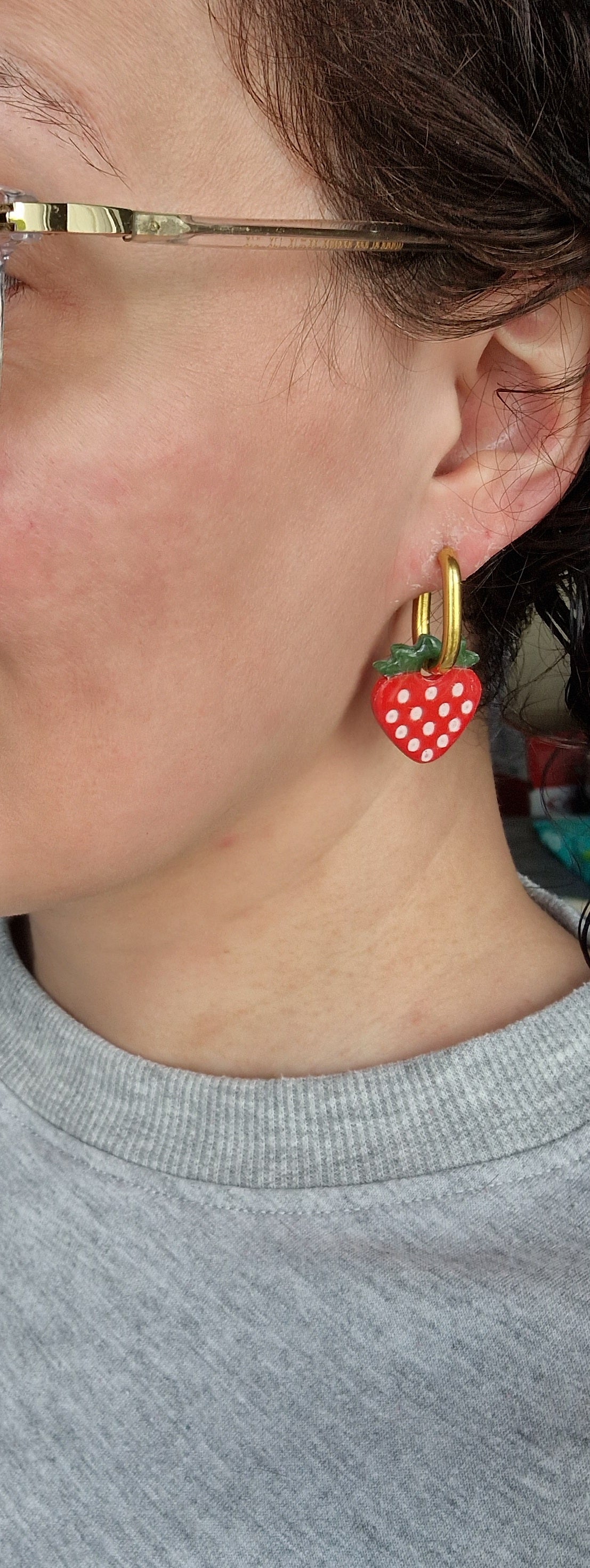 Pampilles "Fraises 🍓" finition brillante (Sans créoles).