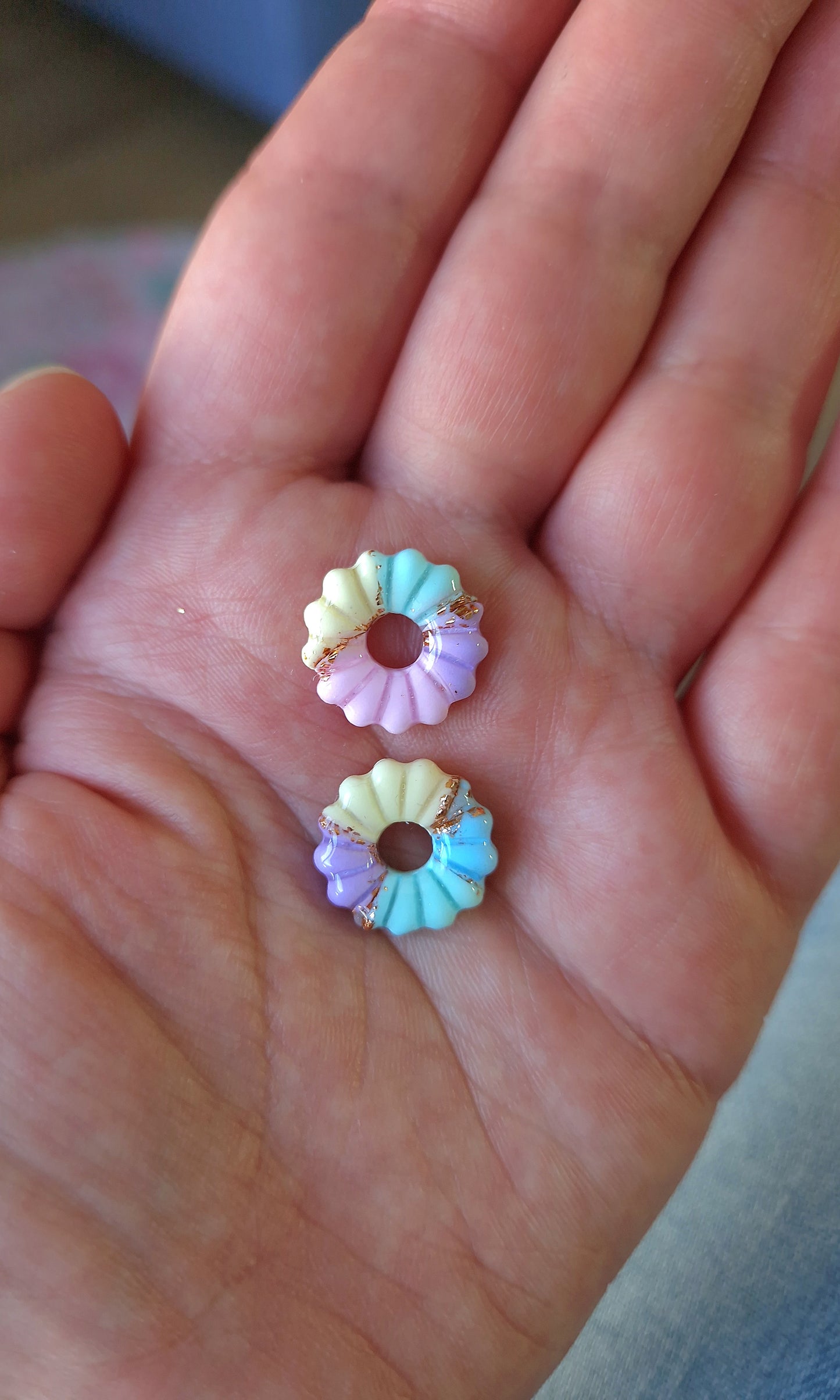 Minies pampilles "Douceur Pastelle 💐" (vendues sans créoles) finition brillante.