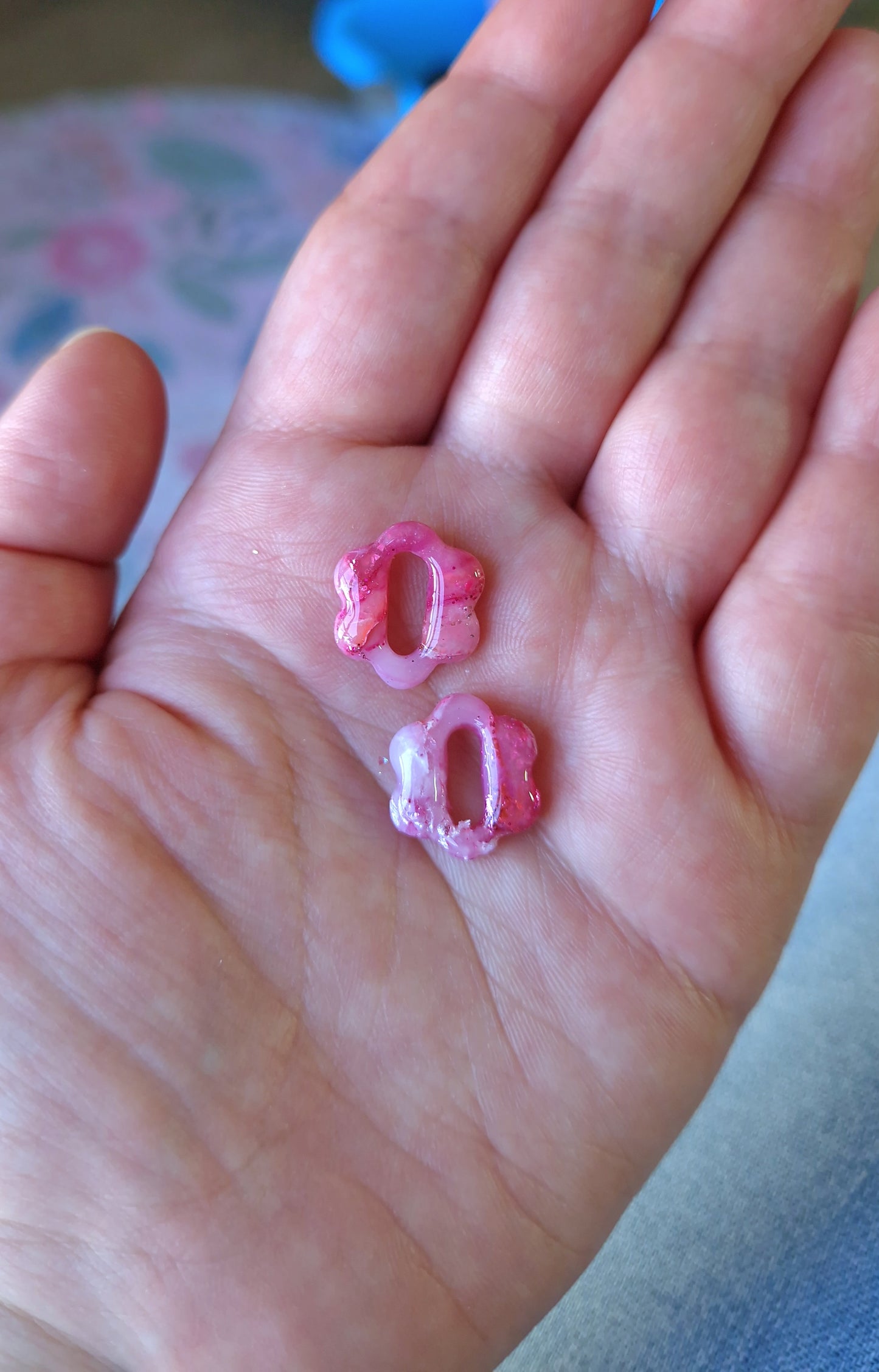 Minies pampilles "La vie en Rose 🩷" (sans créoles) finition brillante.