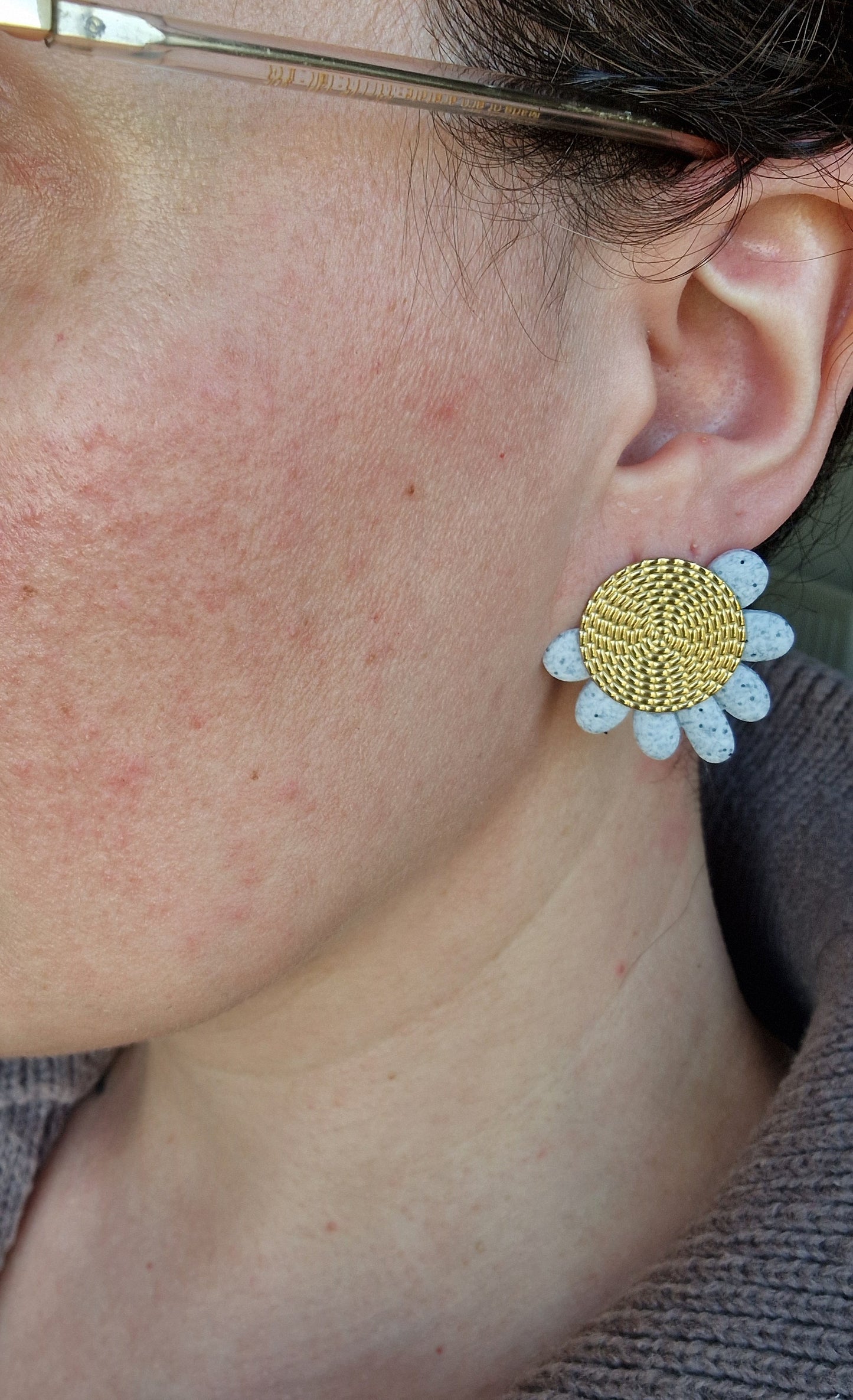 Boucles "Fanny" granit gris or.