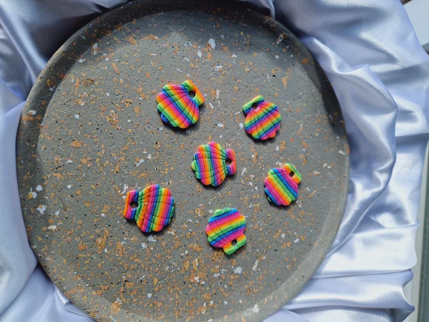 Pampilles Rainbow 🌈 (sans créoles) finition brillante.