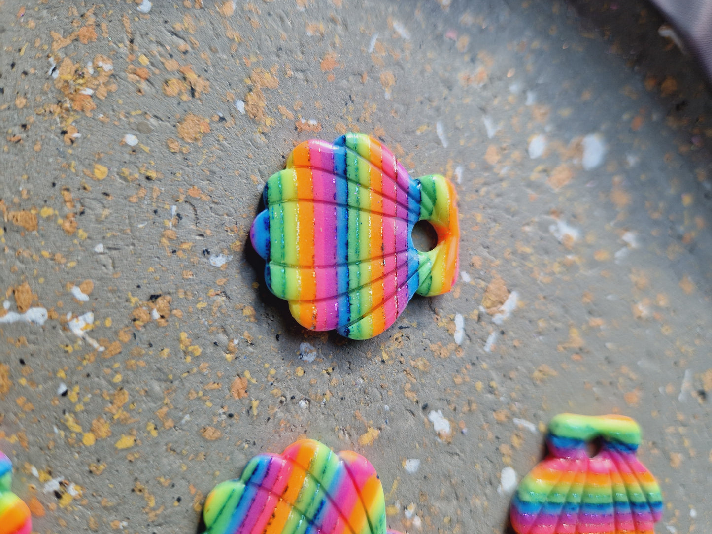 Pampilles Rainbow 🌈 (sans créoles) finition brillante.