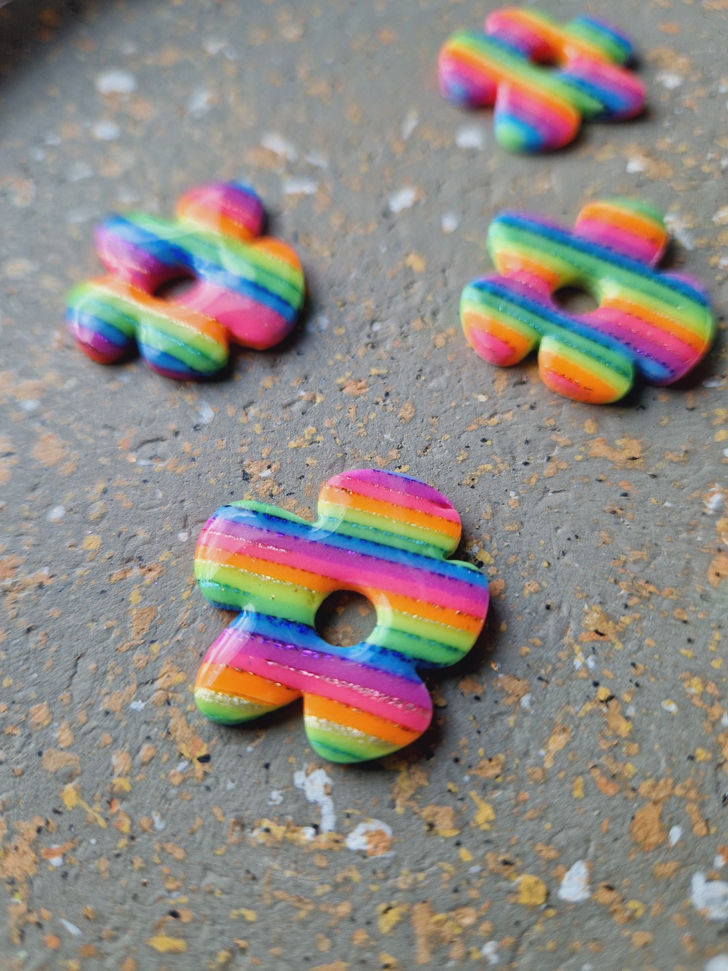 Pampilles Rainbow 🌈 (sans créoles) finition brillante.