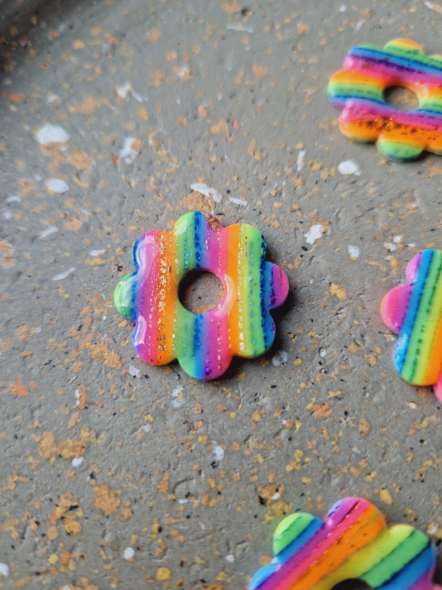 Pampilles Rainbow 🌈 (sans créoles) finition brillante.