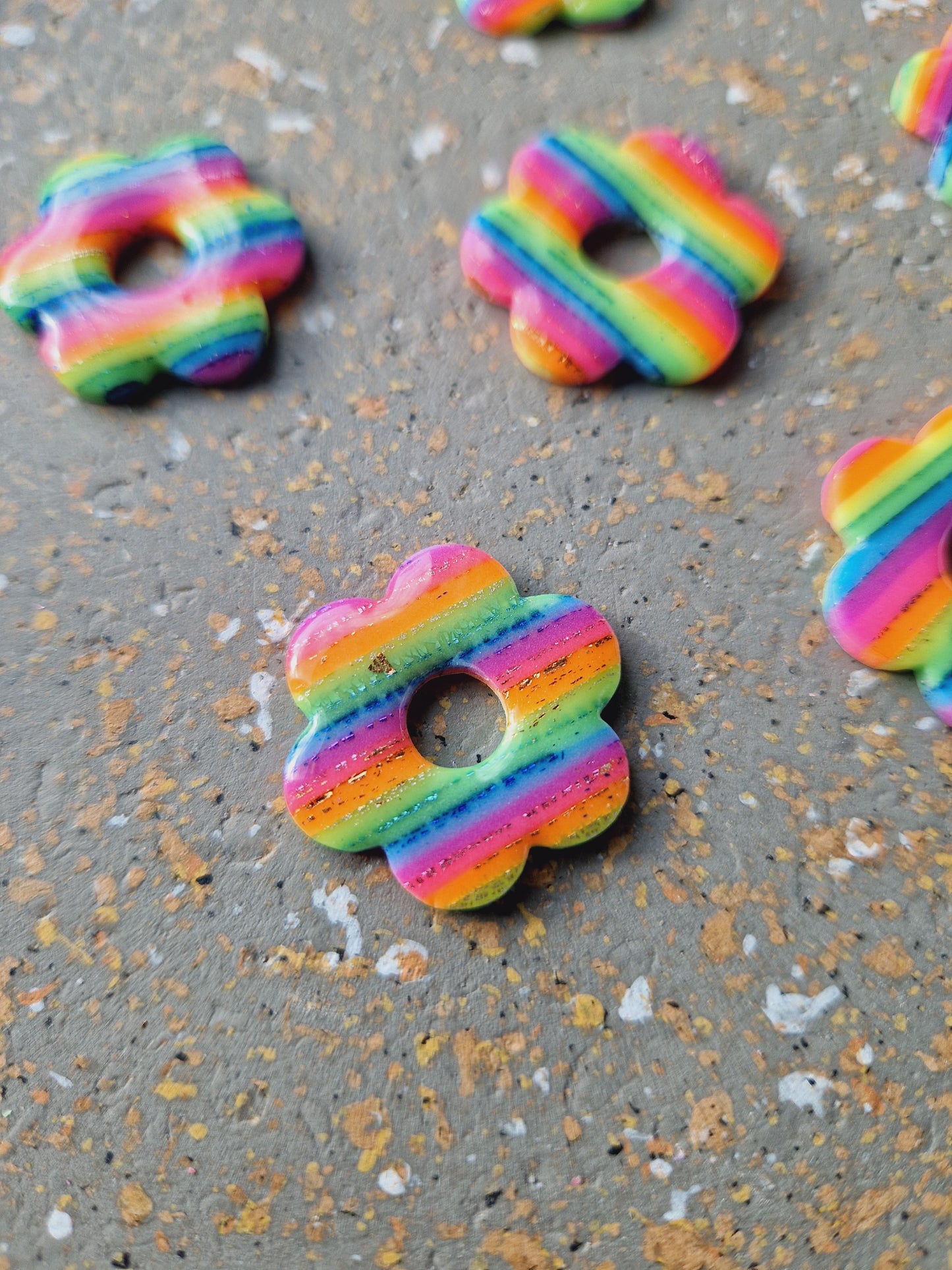 Pampilles Rainbow 🌈 (sans créoles) finition brillante.