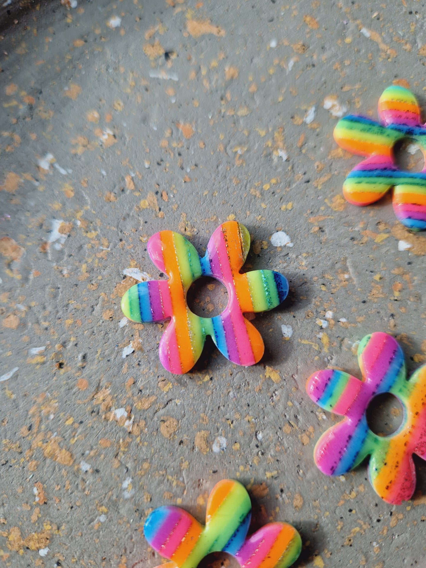 Pampilles Rainbow 🌈 (sans créoles) finition brillante.