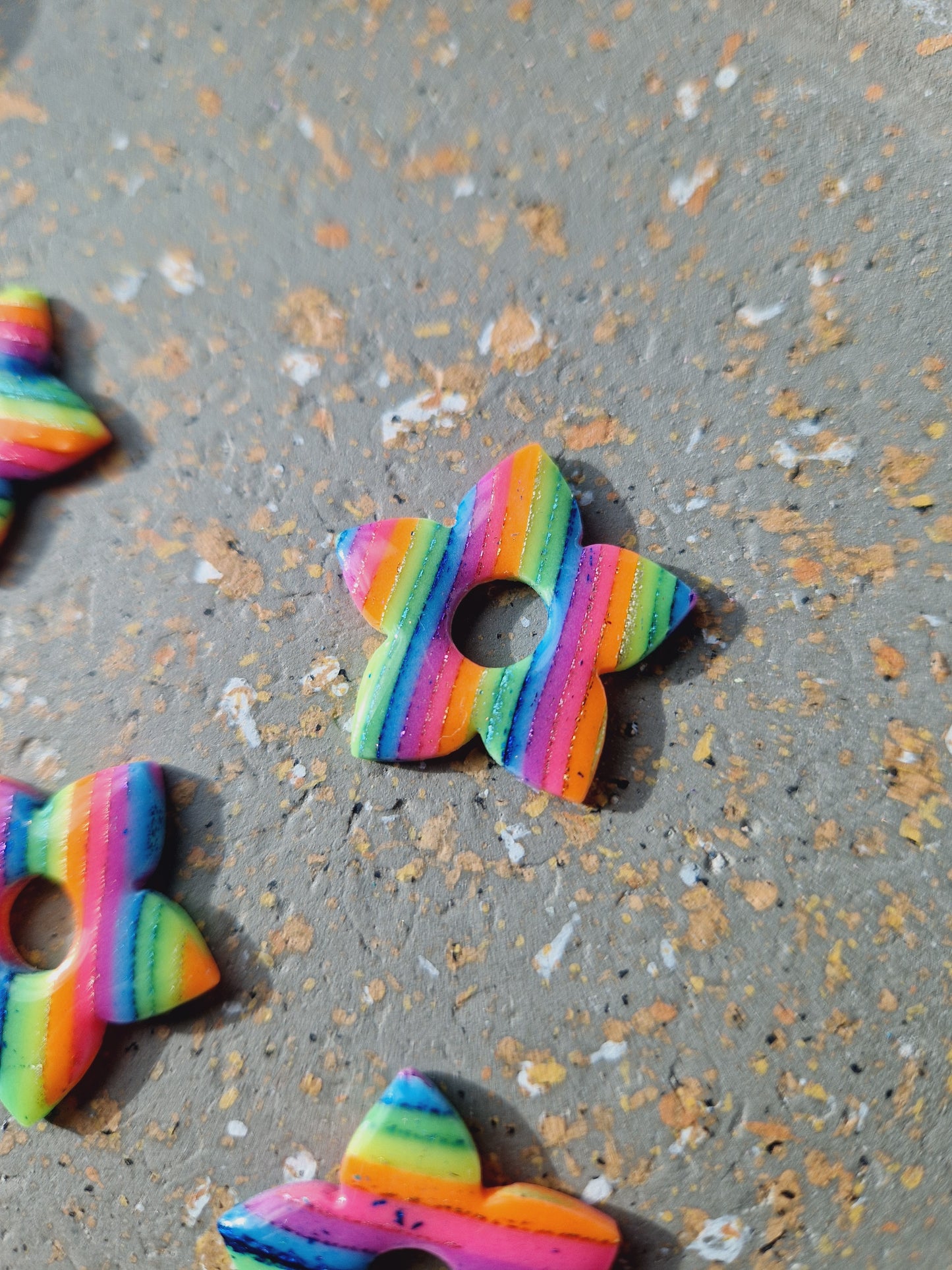 Pampilles Rainbow 🌈 (sans créoles) finition brillante.