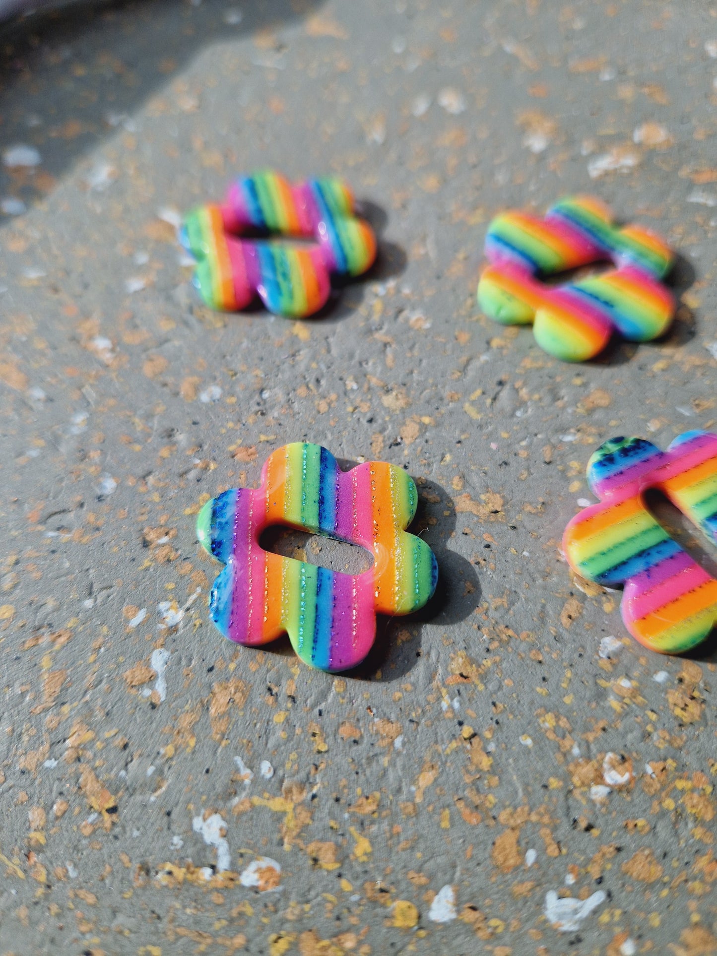 Pampilles Rainbow 🌈 (sans créoles) finition brillante.