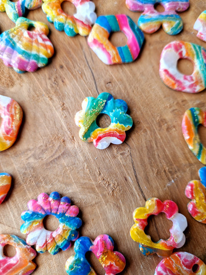 Pampilles pierre d'agate Rainbow 🌈  finition brillante (sans créoles).