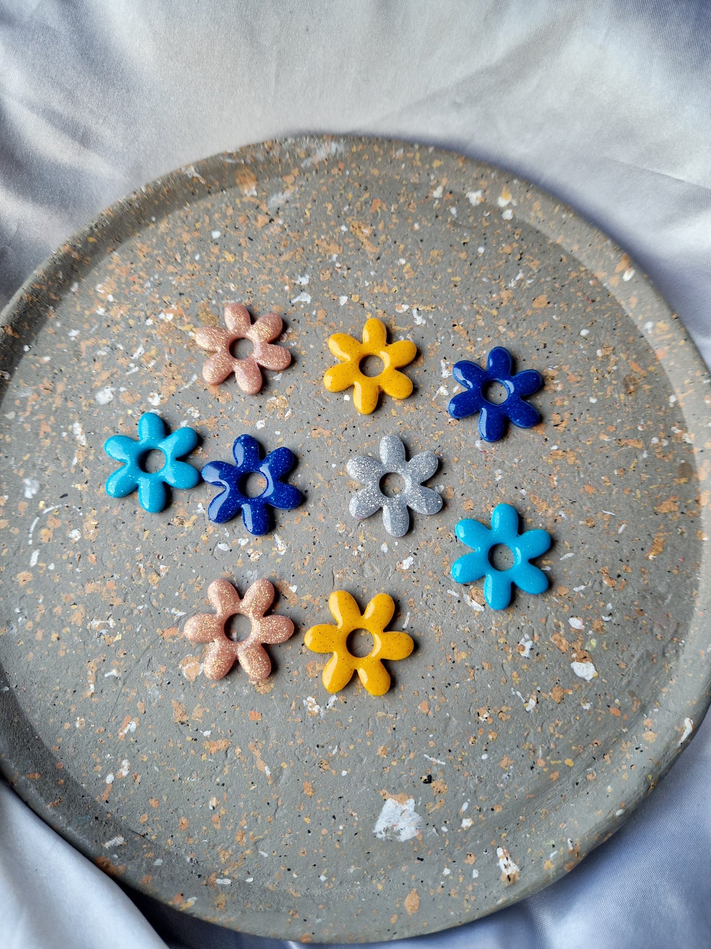 Pampilles "Glitter ✨️" (sans créoles). Partie 2.