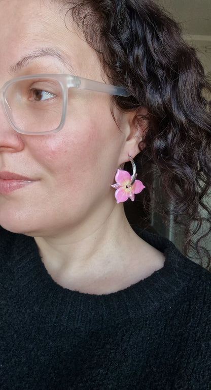 Les pampilles "Orchidées" 🌸 (sans créoles) finition brillante.