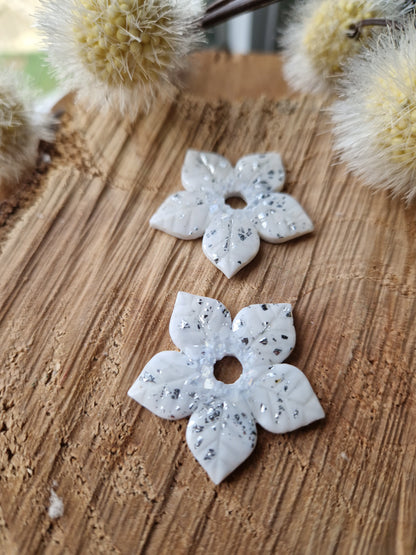 Pampilles "Fleurs de Noël" grandes (sans créoles) blanc/argent 🤍🩶