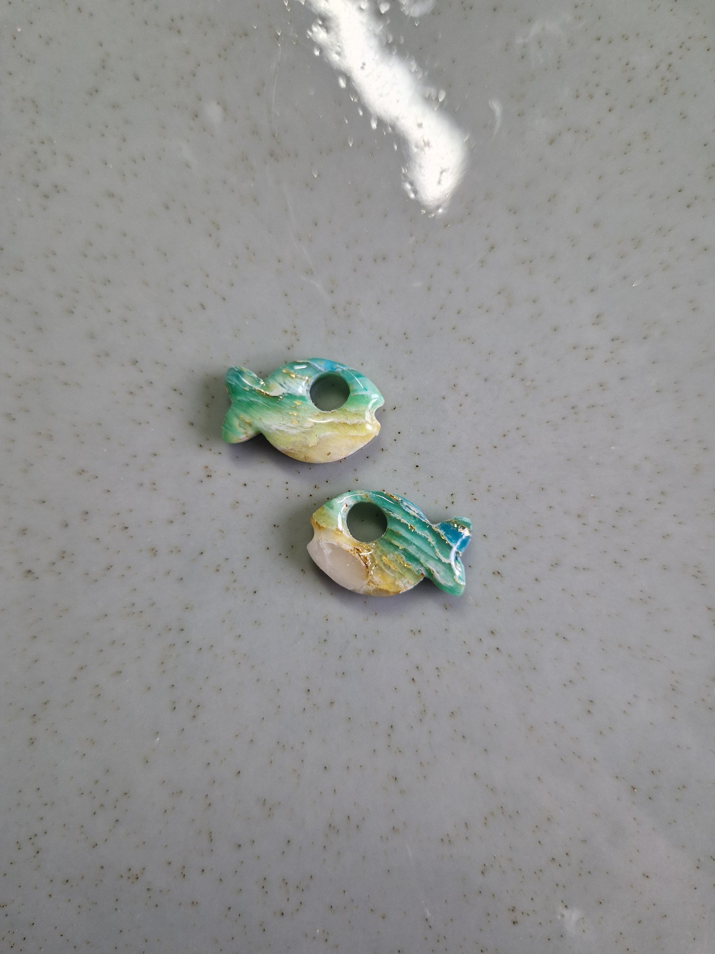 Minies pampilles effet "pierre d'agate" 💚💛🧡❤️ finition brillante (sans créoles).