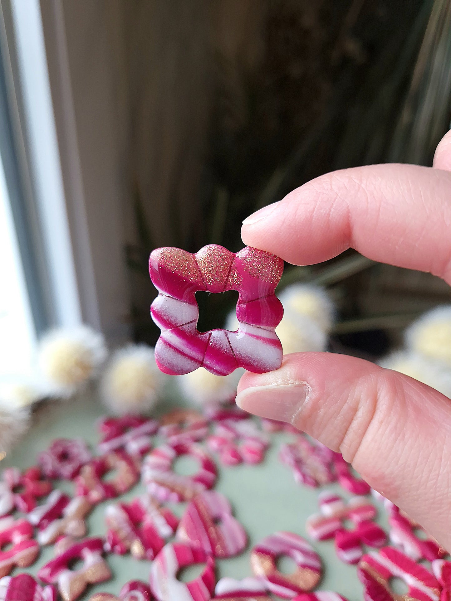 Pampilles "Framboise givrée 💓" finition brillante (sans créoles).