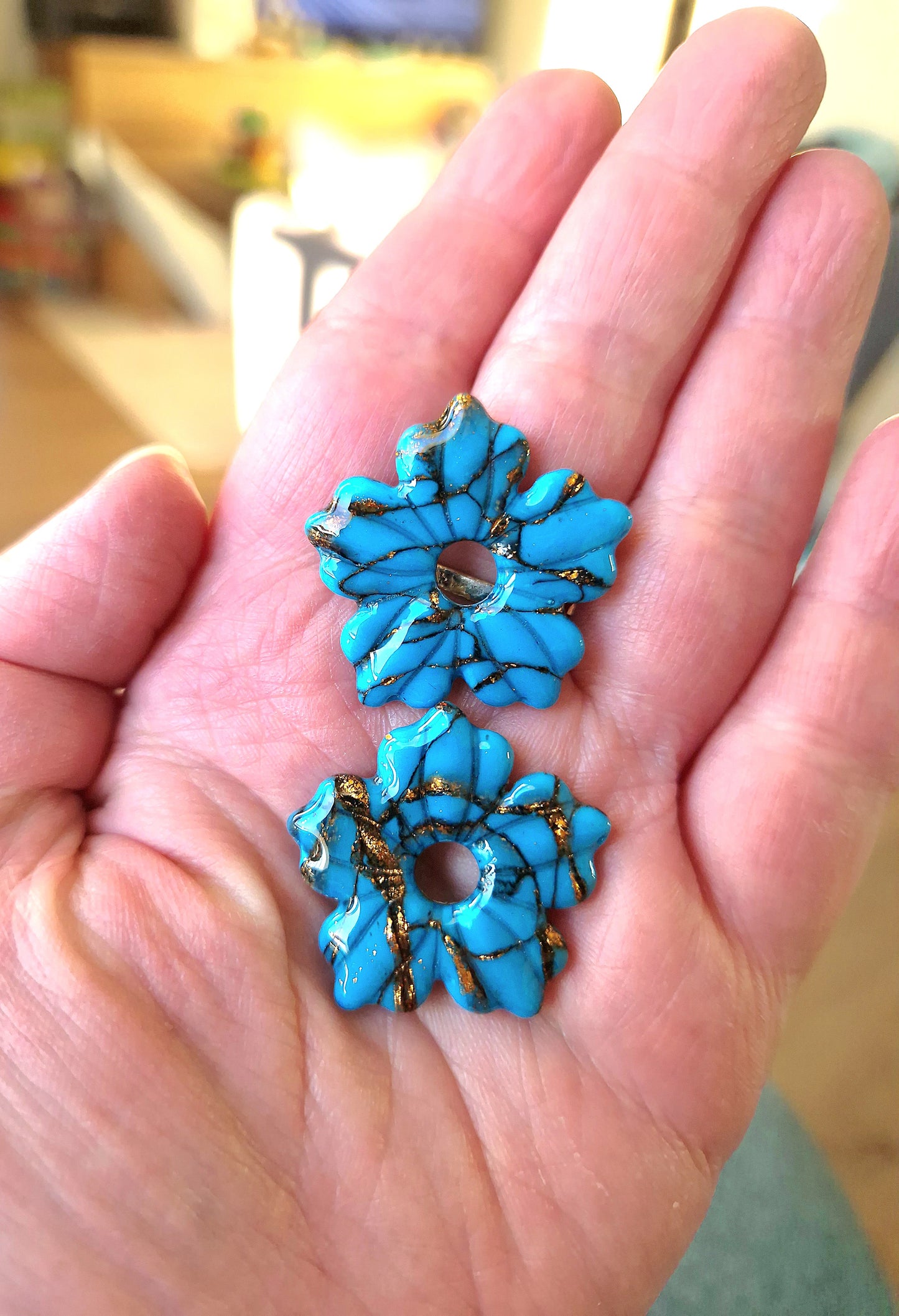 Pampilles effet "Pierre Turquoise 🩵" (sans créoles) finition brillante.