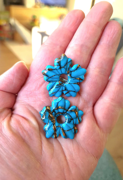 Pampilles effet "Pierre Turquoise 🩵" (sans créoles) finition brillante.