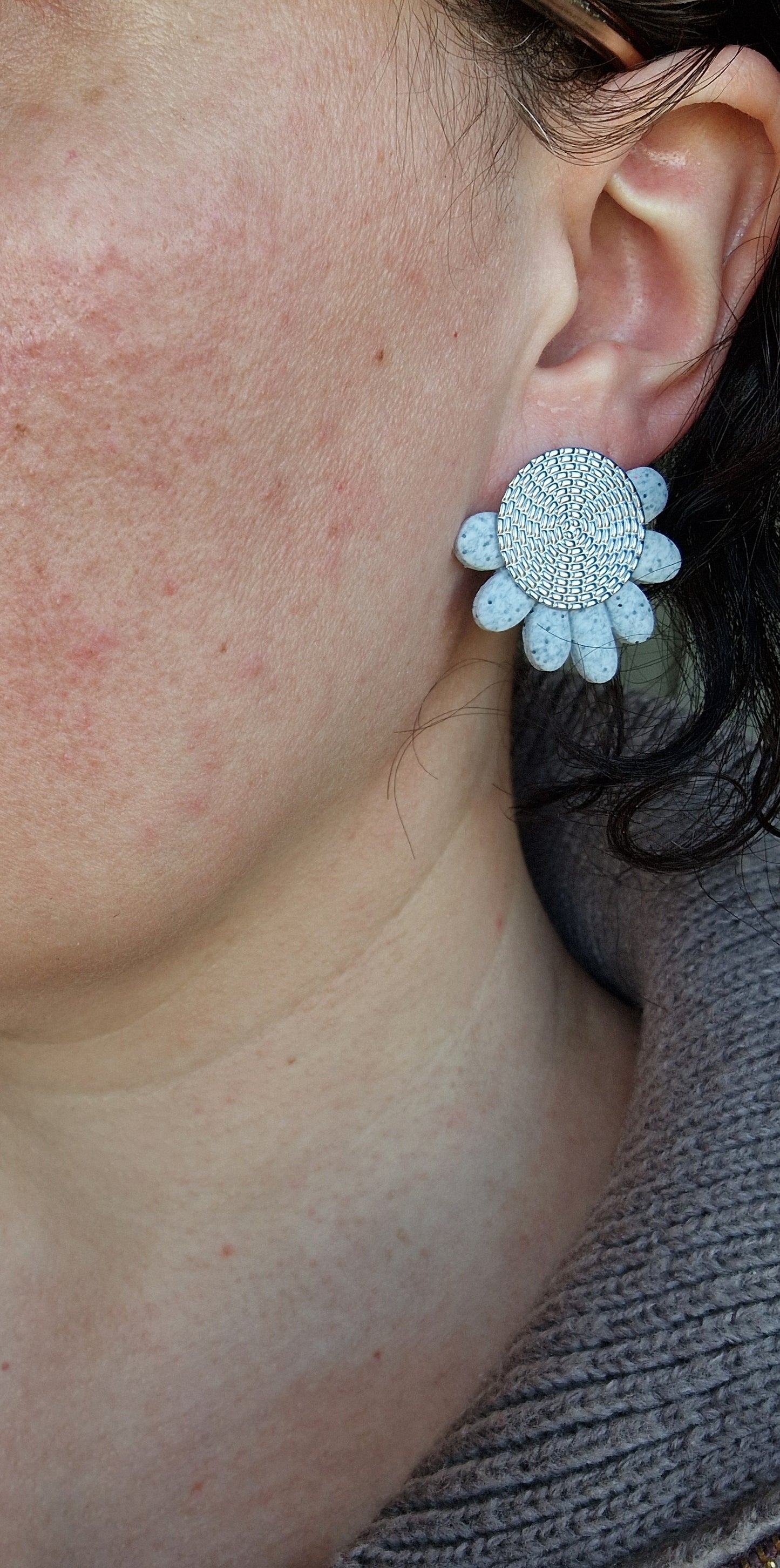 Boucles "Fanny" granit gris argent.