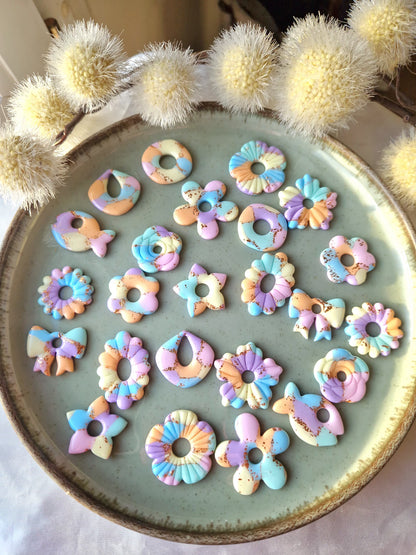 Pampilles "Douceur Pastelle 💐" (vendues sans créoles) finition brillante.
