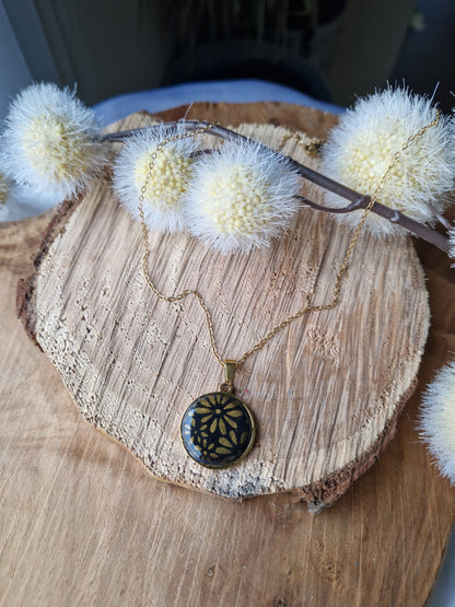 Collier.
