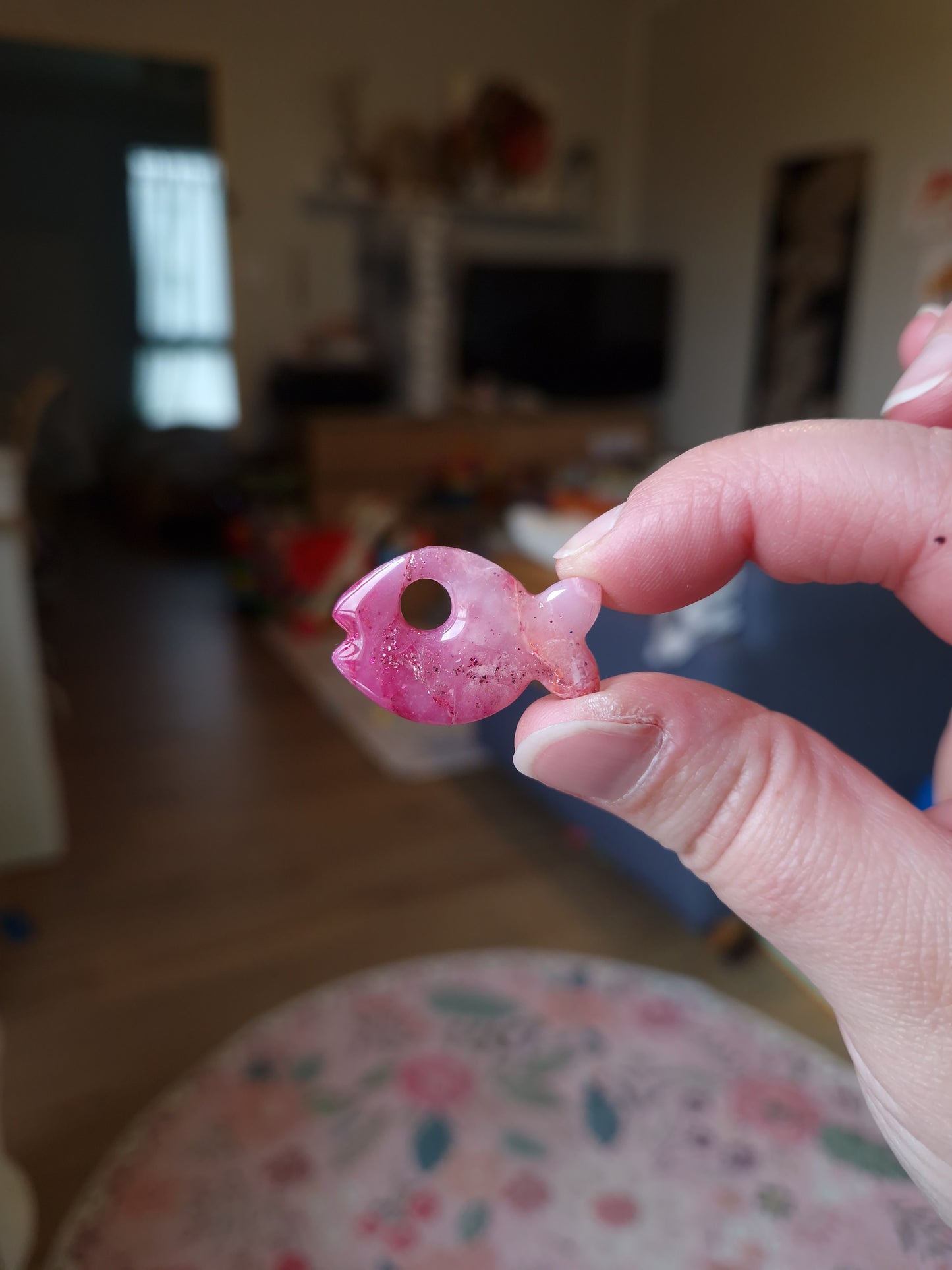 Les pampilles "La vie en rose 🩷" (sans créoles) finition brillante.