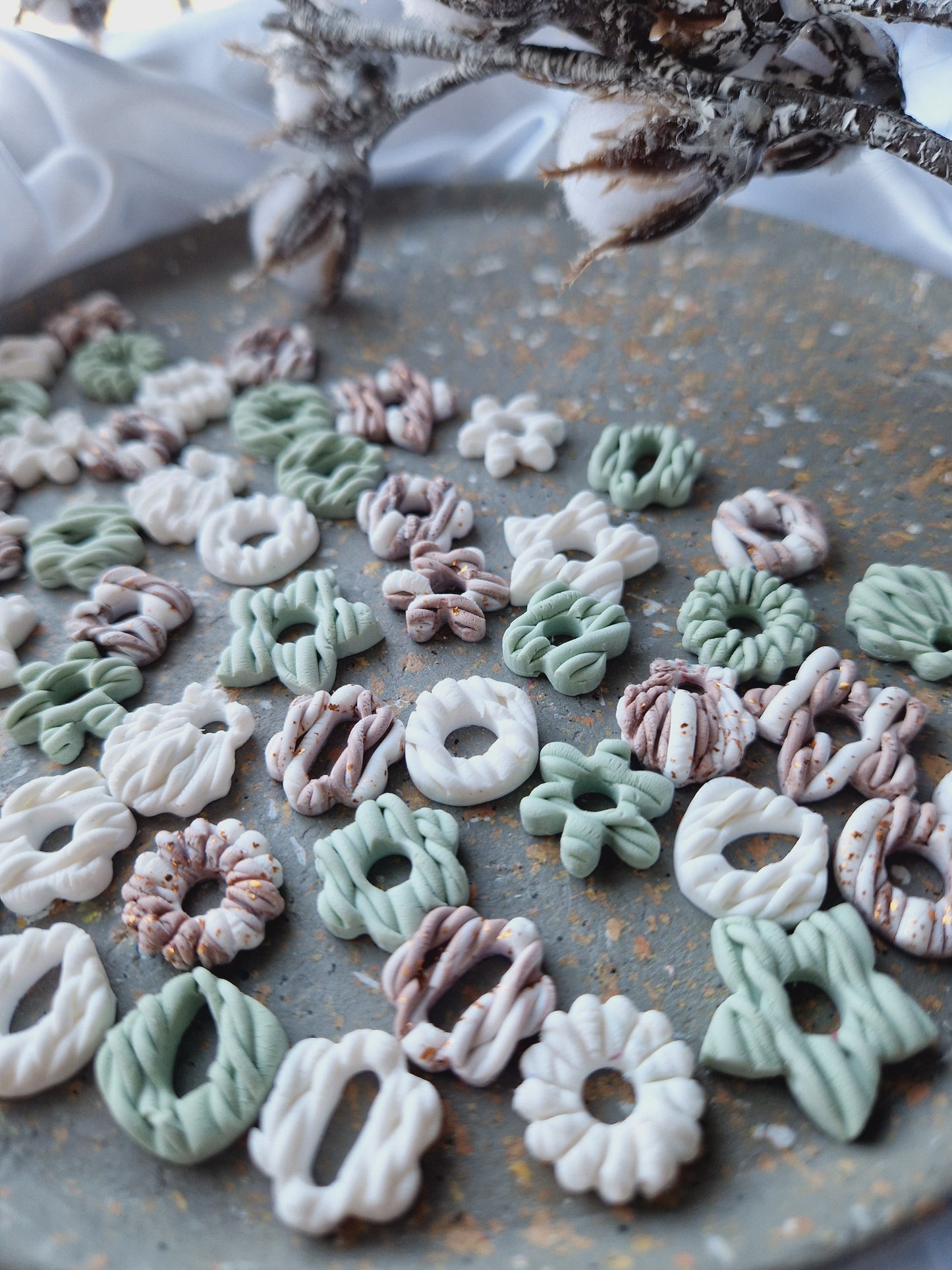 Minies pampilles effet mailles🧶 mates (sans créoles).