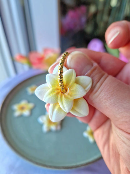 Pampilles "Fleur de Tiaré 🌺" (vendues sans créoles).