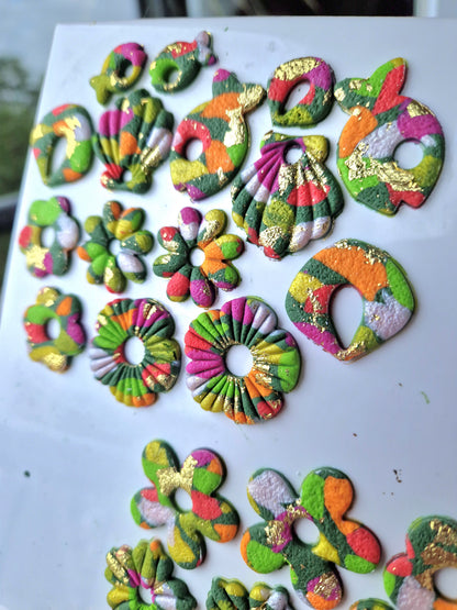 Pampilles "Tropical Summer 🌺🦜" (vendues sans créoles) >>> Photos en cours
