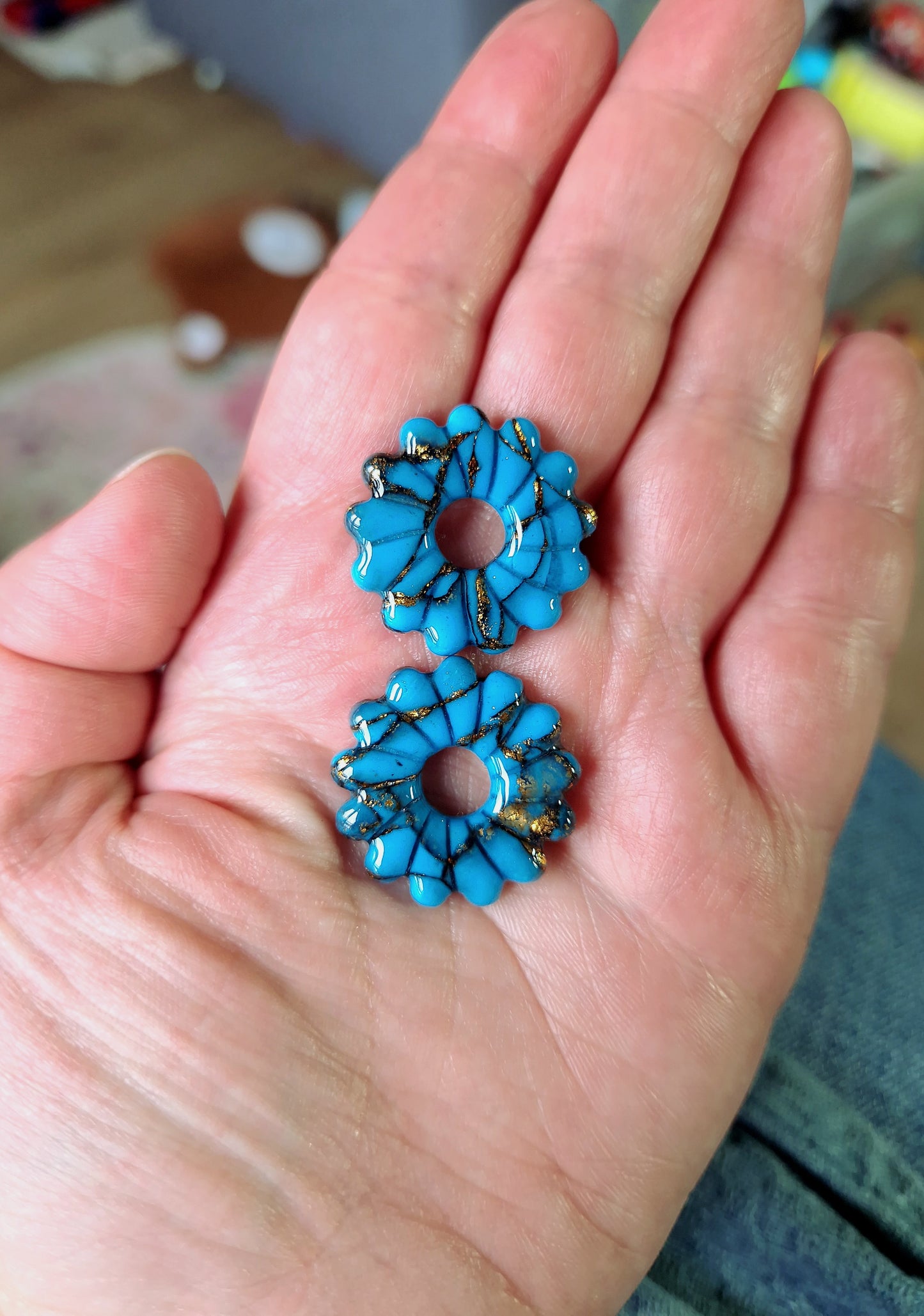 Pampilles effet "Pierre Turquoise 🩵" (sans créoles) finition brillante.