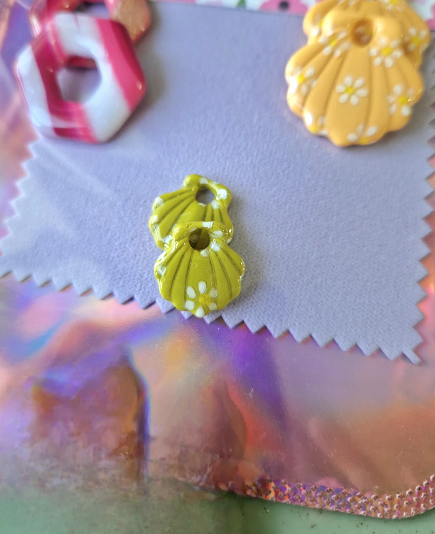 Minies pampilles "Petites fleurs 🌸" (sans créoles) finition brillante.