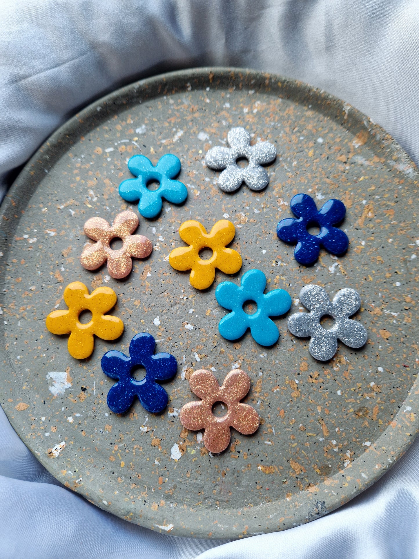 Pampilles "Glitter ✨️" (sans créoles) brillantes. Partie 1.