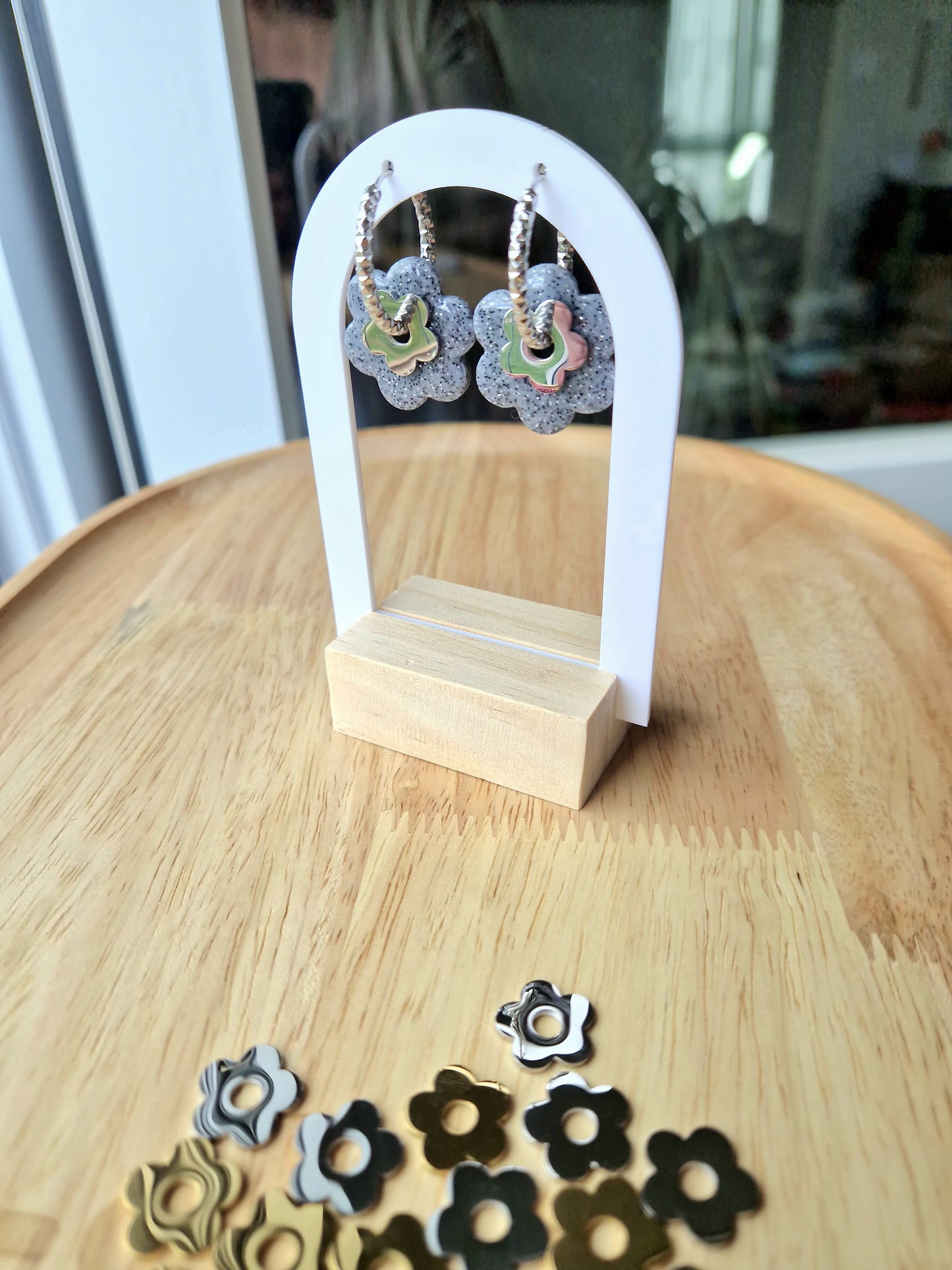 Les petites Fleurs 🌸 (sans créoles et sans pampilles).