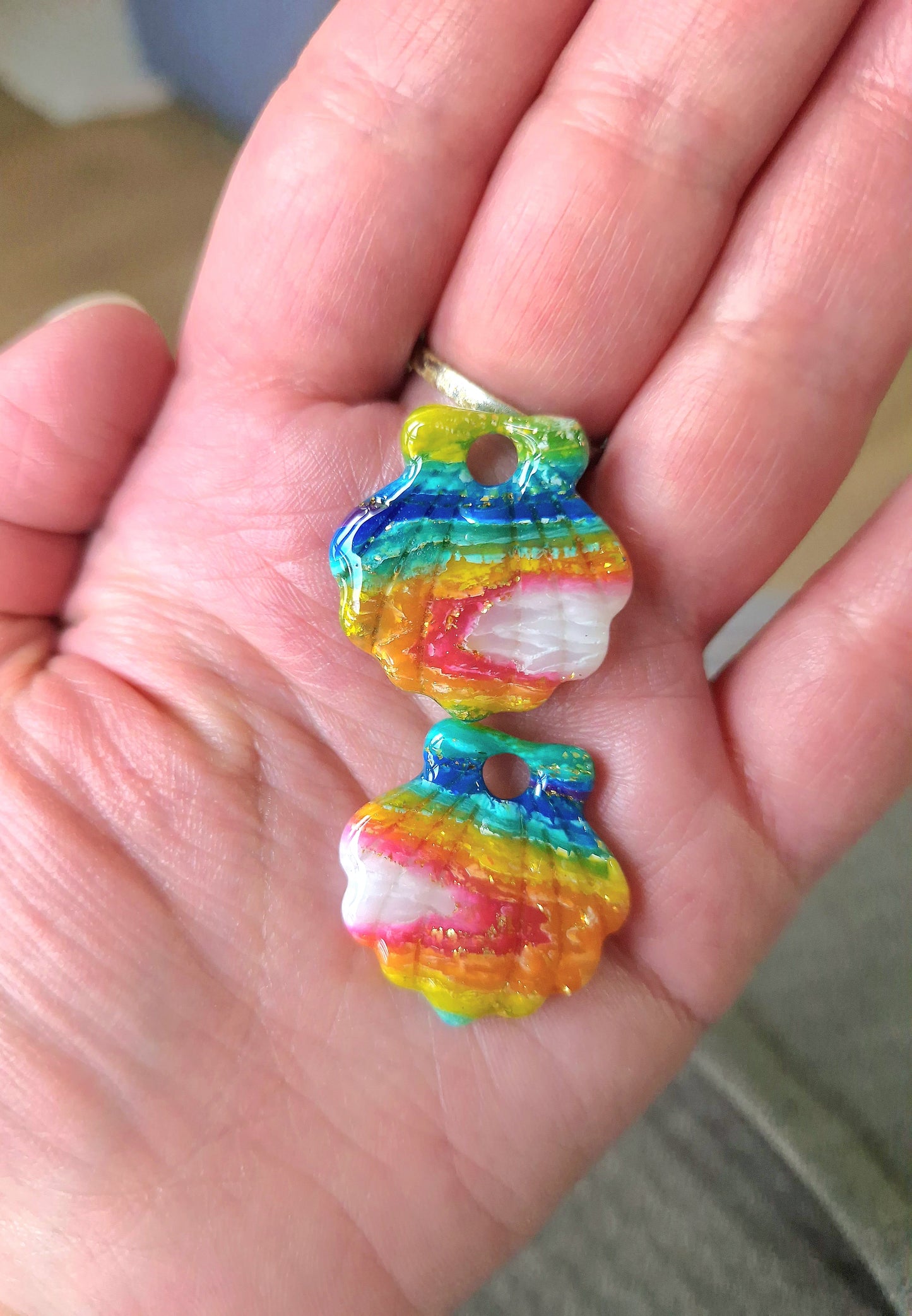 Pampilles pierre d'agate Rainbow 🌈  finition brillante (sans créoles).