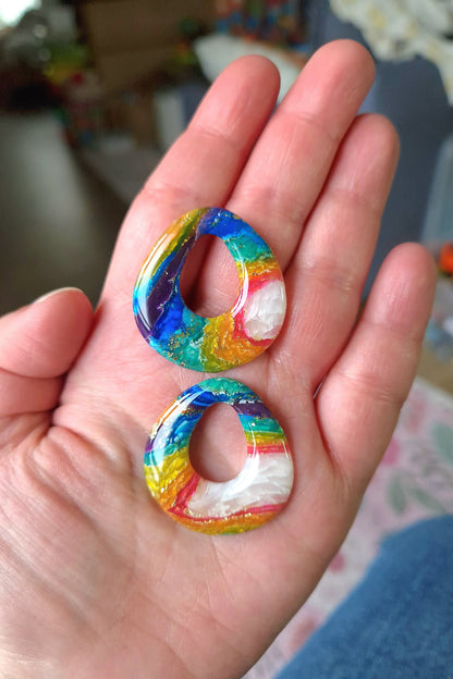 Pampilles pierre d'agate Rainbow 🌈  finition brillante (sans créoles).