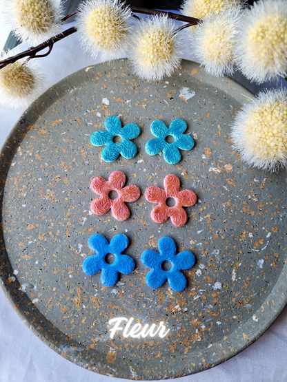 Pampilles relief roses 🌹finition brillante (sans créoles).