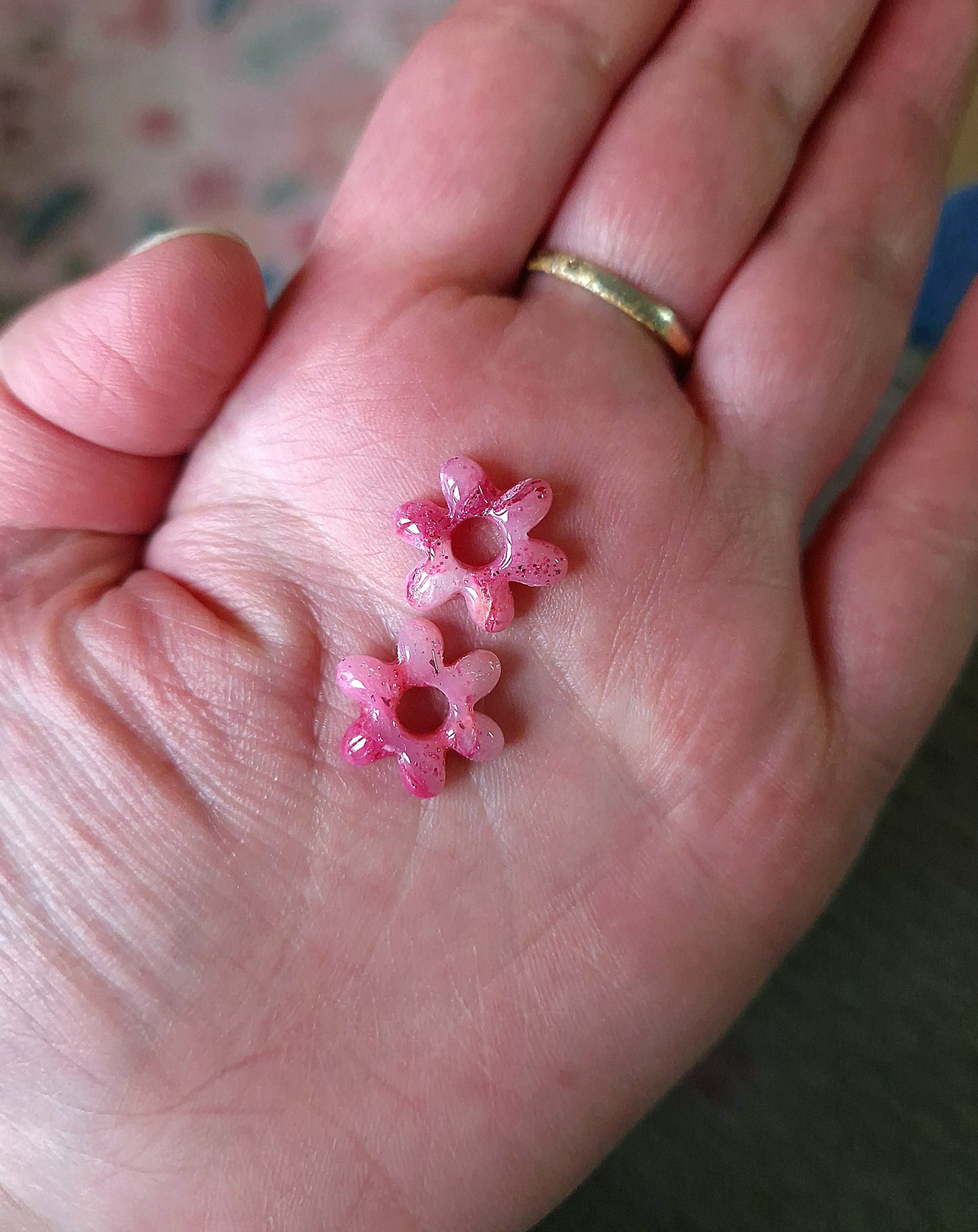 Minies pampilles "La vie en Rose 🩷" (sans créoles) finition brillante.