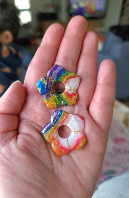 Pampilles pierre d'agate Rainbow 🌈  finition brillante (sans créoles).